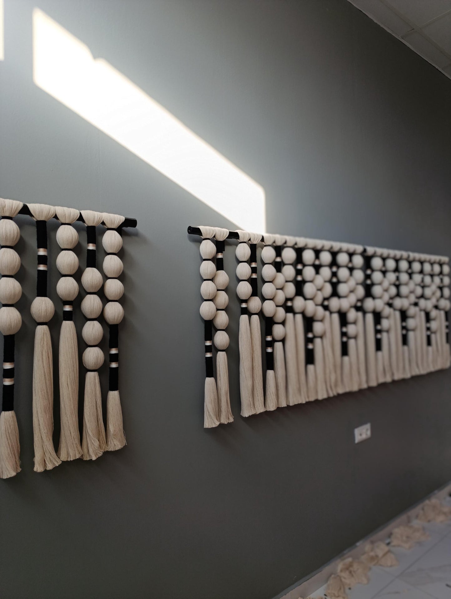 Boho Wall Hanging Decor,Large Woven Macrame Wall Decor, Handwoven Tapestry Wall Hanging, Handmade Fiber Art for Living Room or Bedroom,