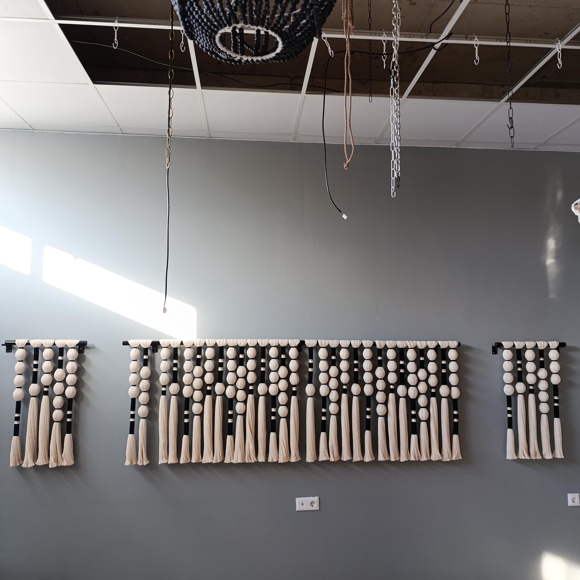 Boho Wall Hanging Decor,Large Woven Macrame Wall Decor, Handwoven Tapestry Wall Hanging, Handmade Fiber Art for Living Room or Bedroom,