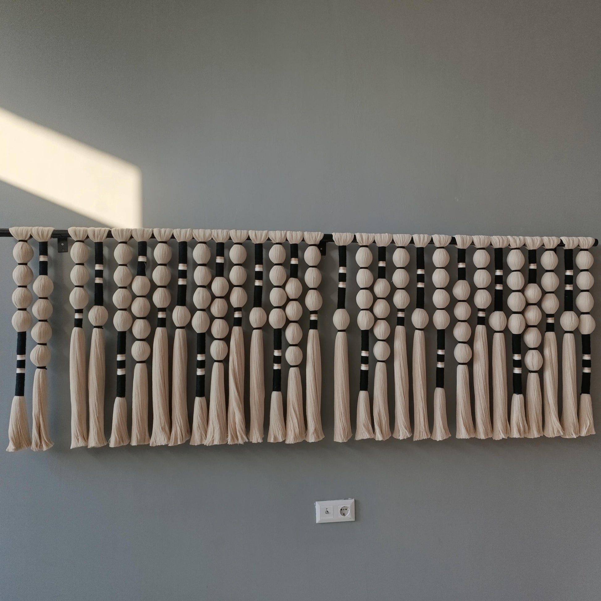 Boho Wall Hanging Decor,Large Woven Macrame Wall Decor, Handwoven Tapestry Wall Hanging, Handmade Fiber Art for Living Room or Bedroom,